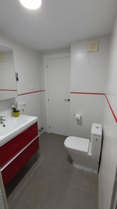 Precioso Apartamento Frente A La Playa Torre Del Mar Eksteriør billede