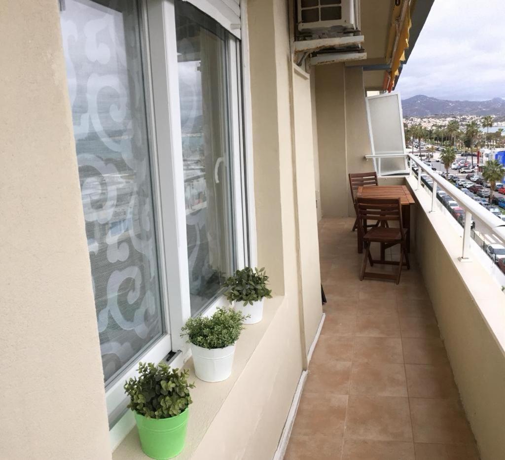 Precioso Apartamento Frente A La Playa Torre Del Mar Eksteriør billede